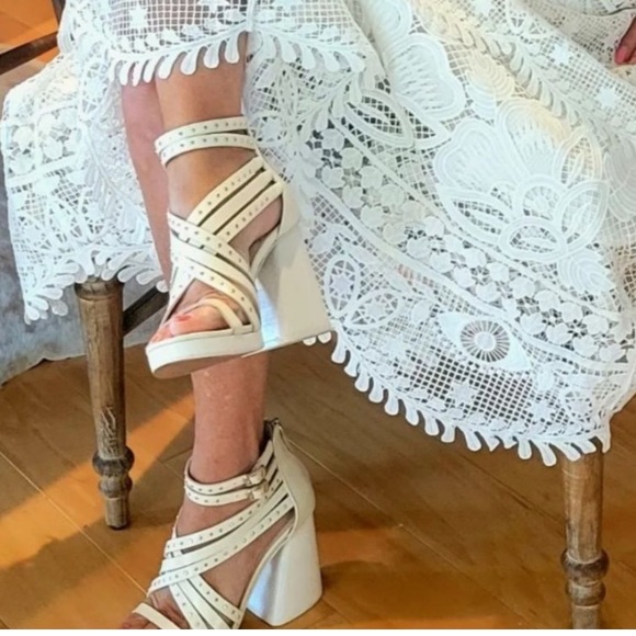 VINCE CAMUTO Nanthie Leather Studded Strappy Platform Sandals In Warm Vanilla - Picture 1 of 14